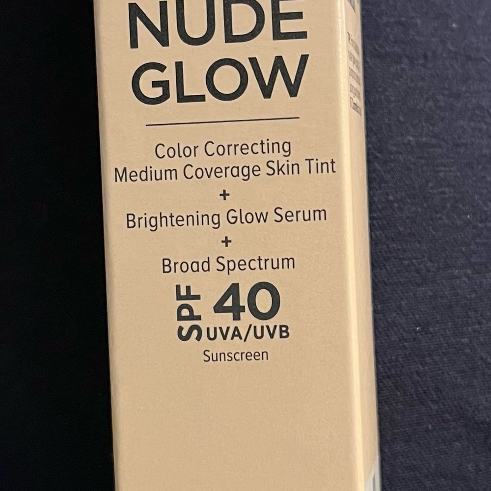 IT Cosmetics Nude Glow Skin Tint SPF 40